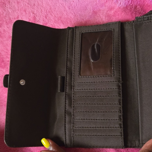 Nine West Trifold Gray Croc Embossed Wallet - Picture 8 of 9